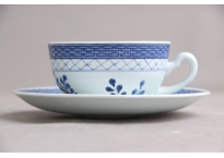 Tanquebar teacup and saucer, model 11/957